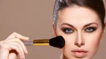 كيفية وضع المكياج على الوجه