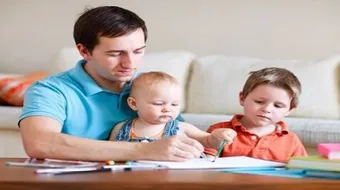 كيف تكون تربية الأطفال