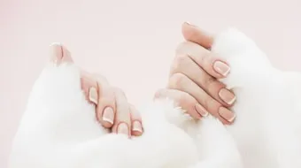 كيفية إزالة السواد حول الأظافر