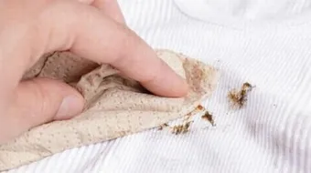 كيف ازيل بقع الالوان من الملابس