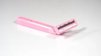 كيفية إزالة الشعر من الوجه بطريقة سهلة