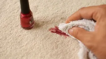 كيفية إزالة صبغ الأظافر من الملابس