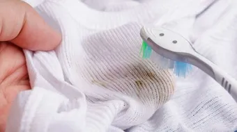 كيف تزيل الزيت عن الملابس