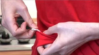 كيف ازيل الزيت عن الملابس