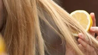 طريقة إزالة رائحة الحلبة من الشعر