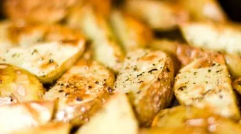 طريقة شوي البطاطس بالفرن