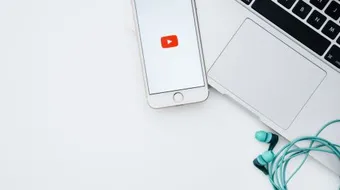 كيف أحفظ فيديو من اليوتيوب للآيفون