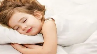 كيف ينام الطفل مبكراً