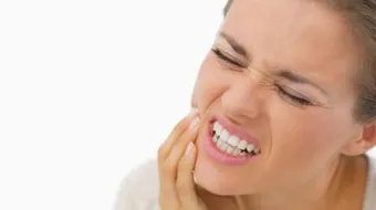 كيف توقف نزيف الدم بعد خلع الضرس