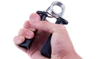 كيف تقوي عضلات يدك