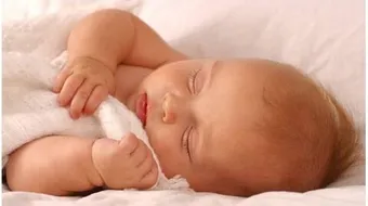 كيف أعالج طفلي الرضيع من الزكام