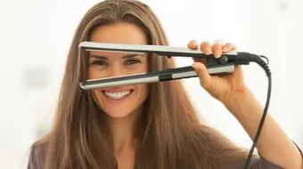 كيفية استخدام مكواة الشعر