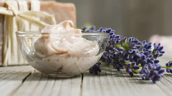 طريقة استخدام كريم زبدة الكاكاو