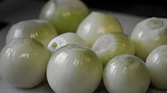 كيفية استعمال البصل لتطويل الشعر