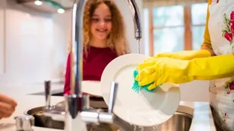 كيفية غسل الأواني