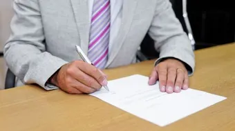 كيفية كتابة عقد عمل