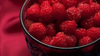 دلالات اللون الأحمر