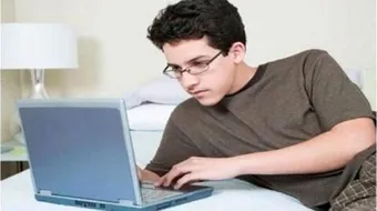 أضرار الإنترنت وفوائده