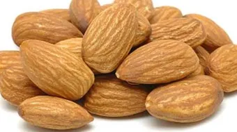 أنواع اللوز