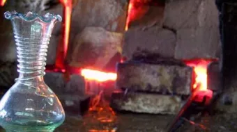 بحث عن الزجاج