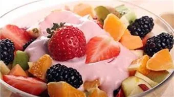 عمل سلطة فواكه