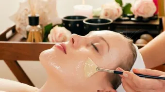 عمل ماسك لتفتيح البشرة