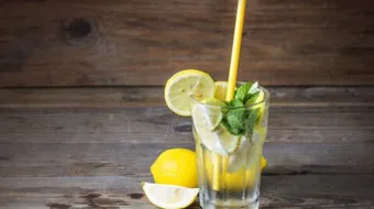 عمل عصير الليمون بالنعناع