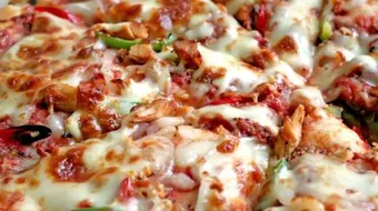 عمل البيتزا باللحمة المفرومة