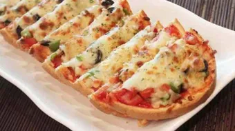 عمل البيتزا بالتوست