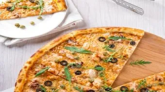 عمل البيتزا بالتونة