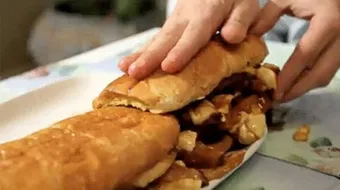 عمل سندويشات سريعة