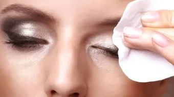 إزالة المكياج