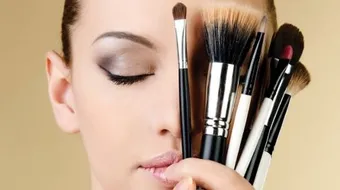 أدوات المكياج وكيفية استخدامها