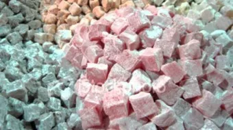 صنع حلوى الحلقوم