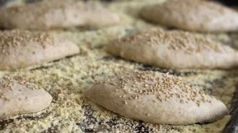 عمل الخبز العراقي في البيت