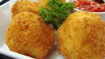 عمل كرات البطاطس