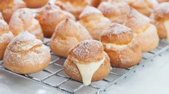 صنع الحلويات في البيت