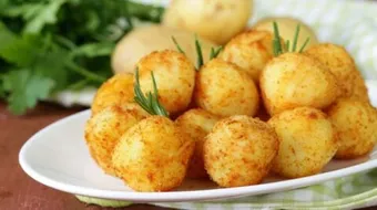 طريقة كرات البطاطس بالجبن