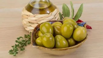 طريقة كبس الزيتون الأخضر على الطريقة الفلسطينية