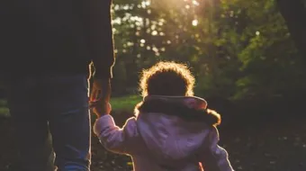 طرق التعامل مع الأبناء