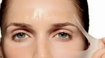 طرق تقشير البشرة الدهنية