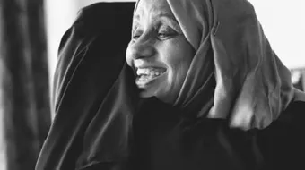 حكم عيد الام