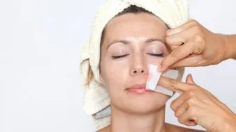 إزالة شعر الوجه طبيعياً