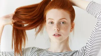 طريقة فرد الشعر طبيعياً