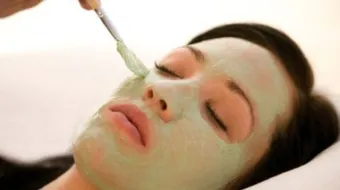 وصفات طبيعية لتبيض الوجه