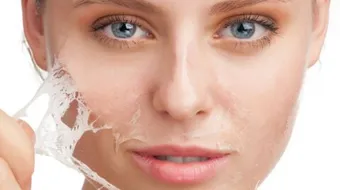 طرق طبيعية لتقشير البشرة