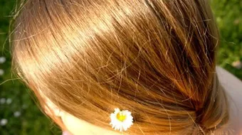 طرق طبيعية لتفتيح الشعر