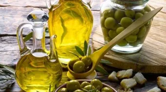 زيوت لمنع تساقط الشعر