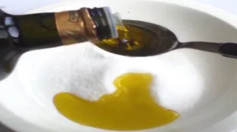 زيت الزيتون والملح