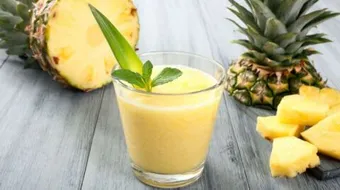 سموثي الأناناس والمانجو